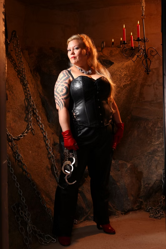 Lady Muse gallery image 14