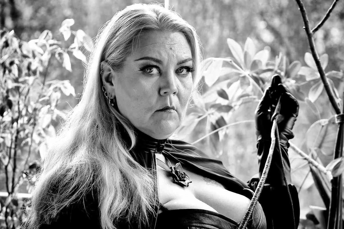 Lady Muse gallery image 3